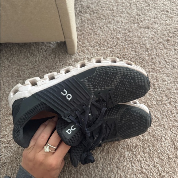 On clouds - Picture 3 of 4